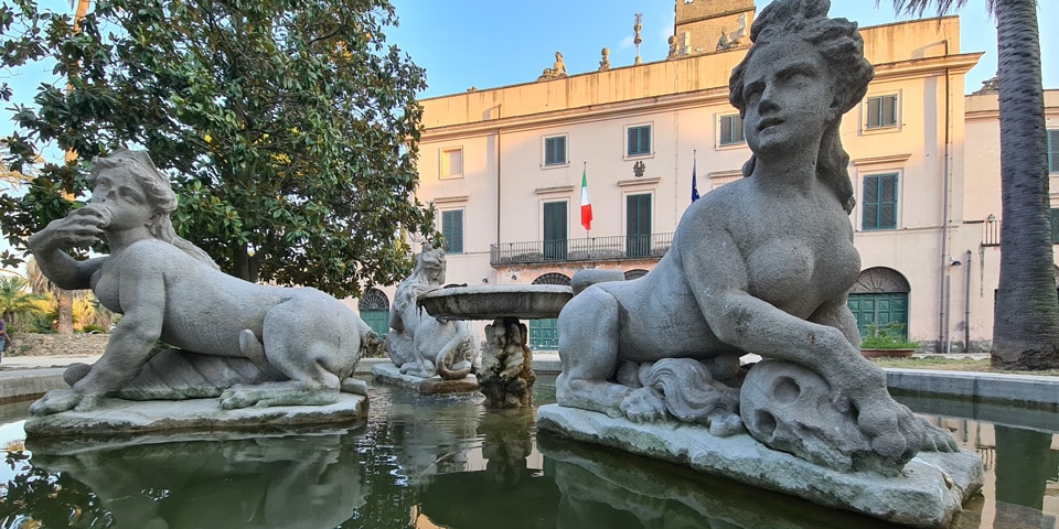 Fontana delle Sfingi vor dem Casino Barberini in der Villa Sciarra in Rom