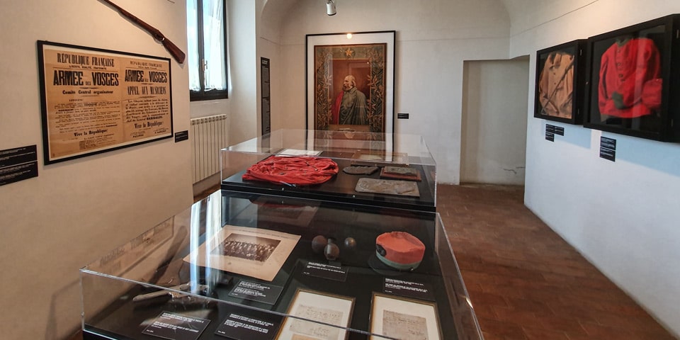 Garibaldi-Porträt, Gewehr, Pistolen und Erinnerungsstücke im Museum der Römischen Republik