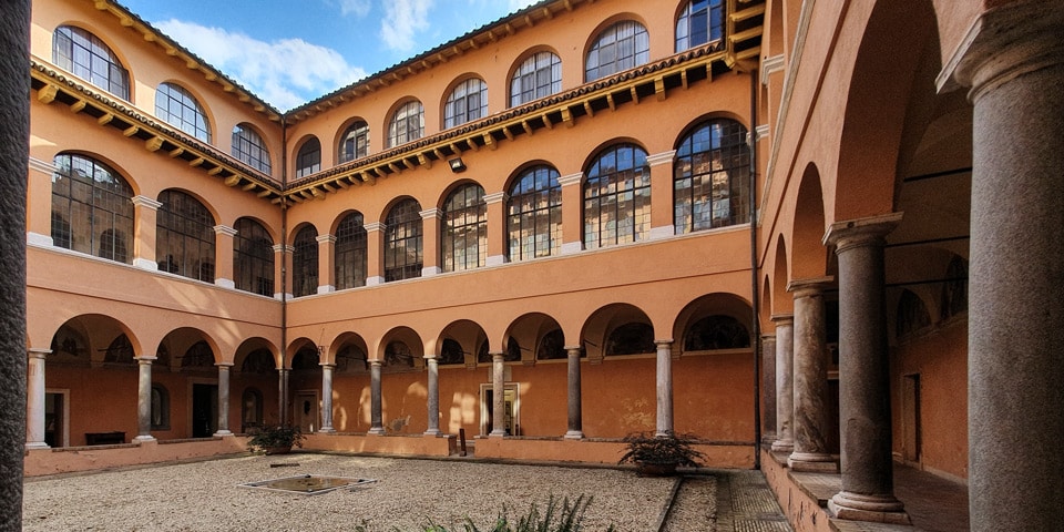 Innenhof der Königlichen Spanischen Akademie in Rom auf dem Weg zu Bramantes Tempietto