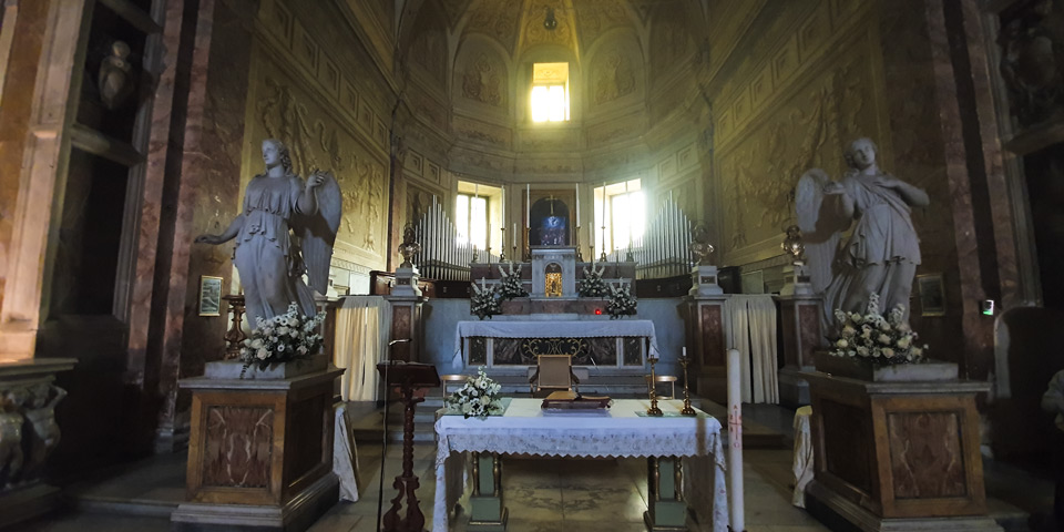 Hochaltar und Apsis der Kirche San Pietro in Montorio